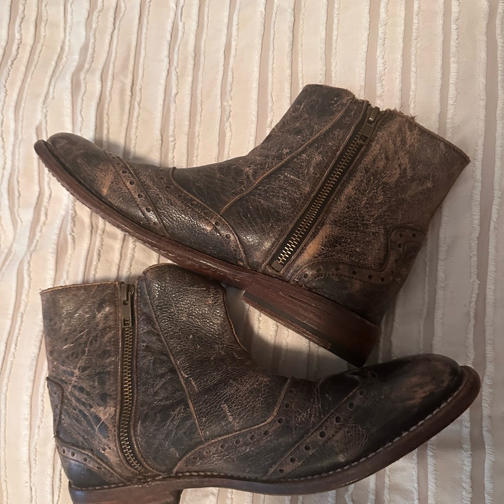 Bed Stu Nadi Women’s Chelsea Ankle Boot Wingtip - Picture 2 of 9